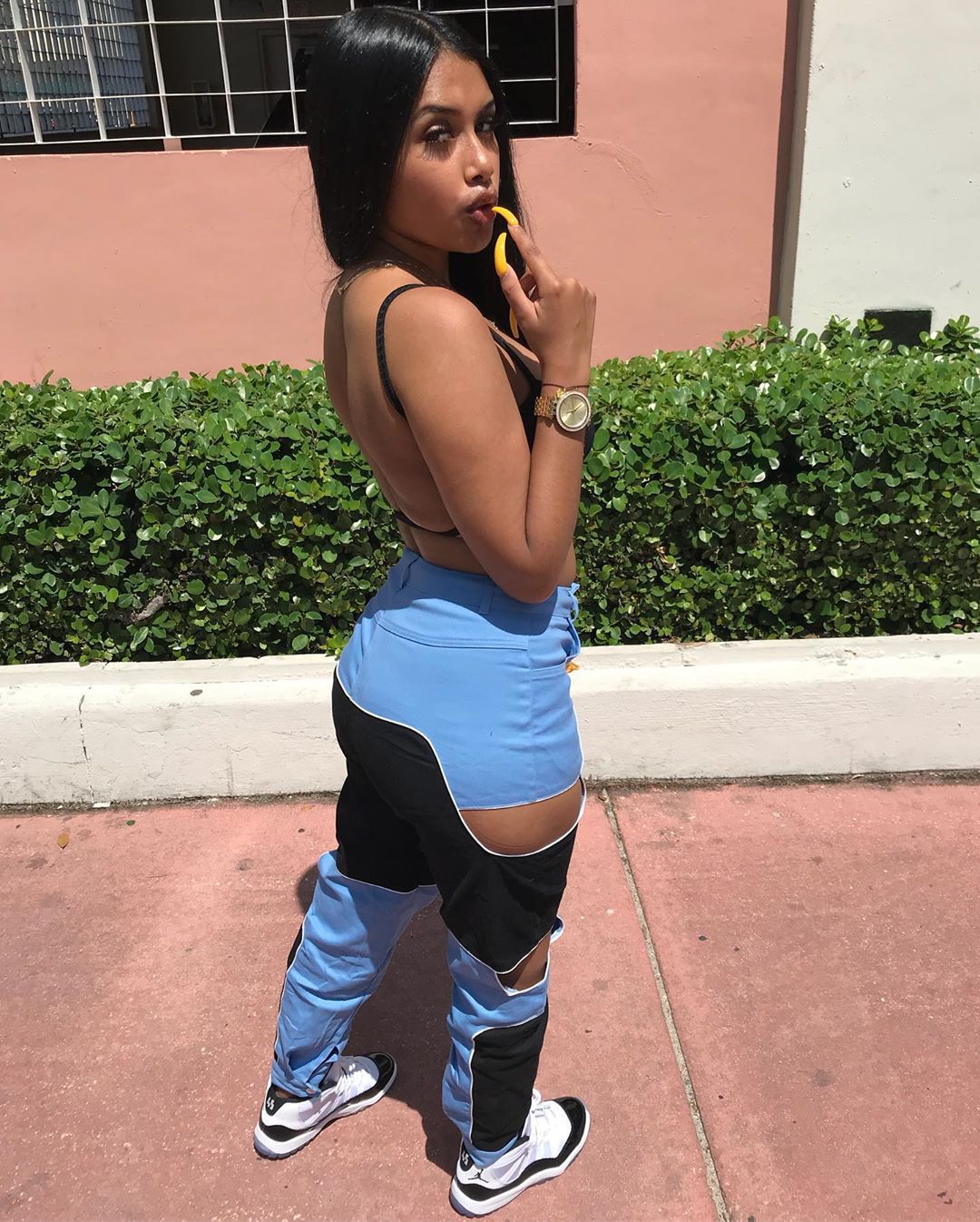 11